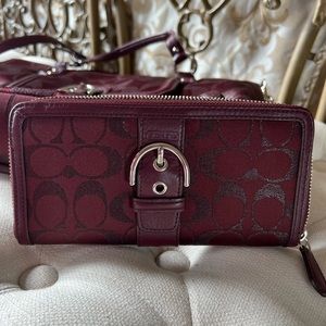 COACH Wallet .. see matching purse, an additional listing